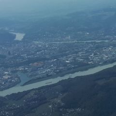 Flugwegposition um 13:26:13: Aufgenommen in der Nähe von Gemeinde Luftenberg an der Donau, Österreich in 1571 Meter